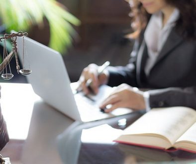 3773DF49E0AEC7D5FDBCF32C784B27E64296_advogada